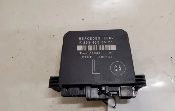 Mercedes-Benz C W203 Door control unit/module 2038206526