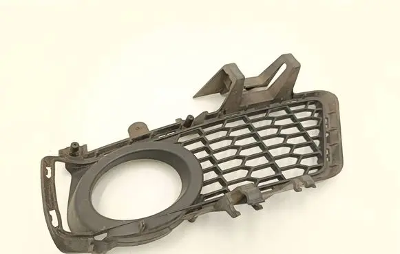 BMW 3 F30 F35 F31 Front bumper lower grill 8062631