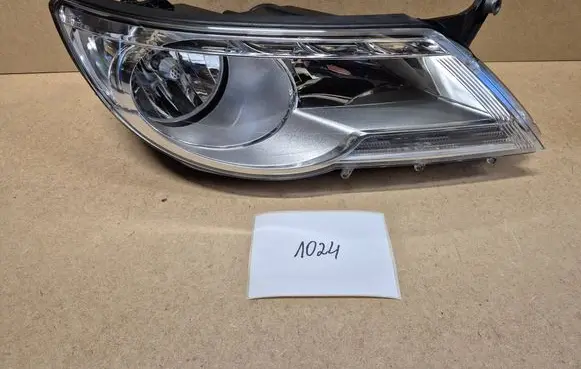 Volkswagen Tiguan Headlight/headlamp 1ED24703822