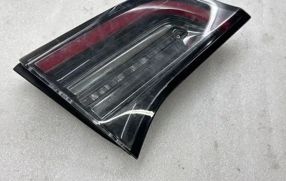 Tesla Model 3 Tailgate rear/tail lights 1077401 1077403