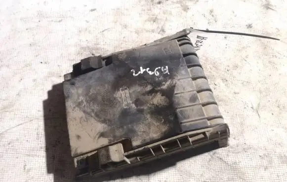 Skoda Octavia Mk2 (1Z) Fuse box cover 1k0937132