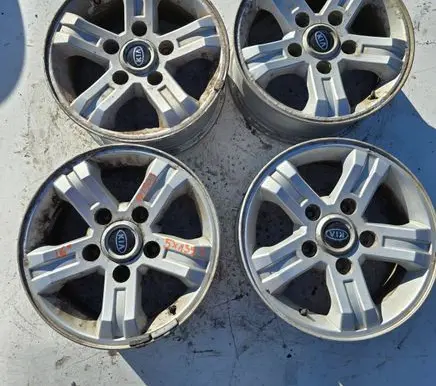 KIA Sorento R16 alloy rim 
