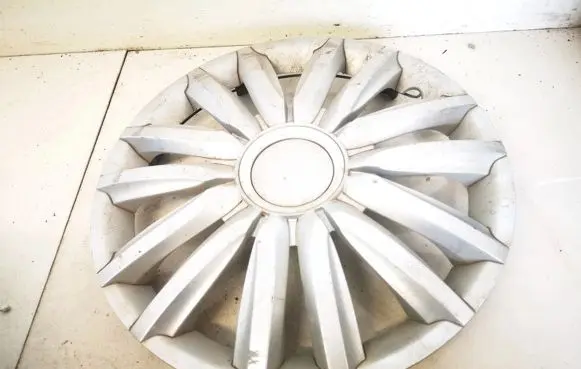 Volkswagen Golf IV R14 wheel hub/cap/trim 