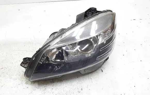 Mercedes-Benz C W204 Headlight/headlamp a2038205959