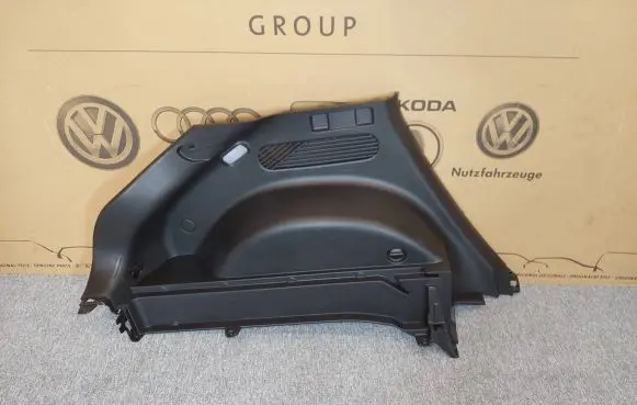 Trunk/boot side trim panel