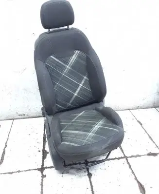 Opel Corsa E Front driver seat 13350621