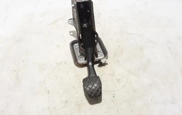 Volkswagen Tiguan Brake pedal 1K1721057