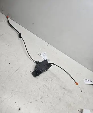 Citroen C4 I Picasso Rear door lock 9008087031