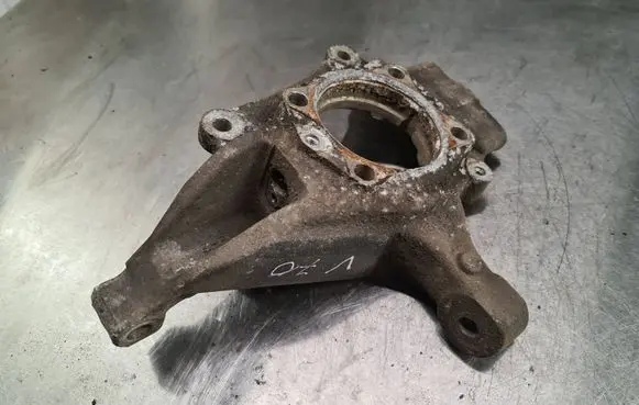 Volvo V70 Front wheel hub 9461944