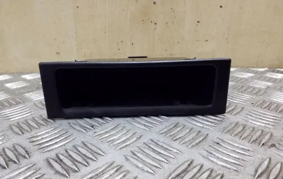 Renault Trafic III (X82) Dashboard storage box/compartment 684750562R