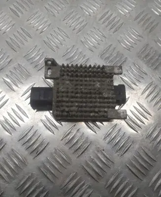BMW 1 F20 F21 Coolant fan relay 7608410-04