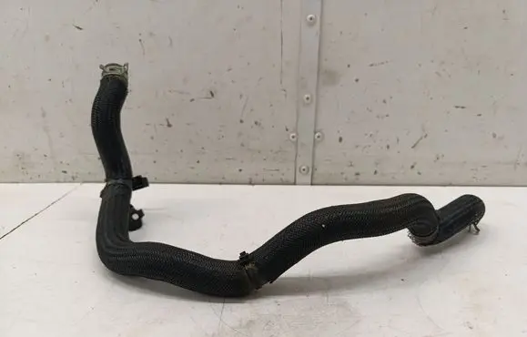 Engine coolant pipe/hose
