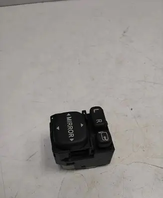 Toyota Avensis T250 Wing mirror switch 183575