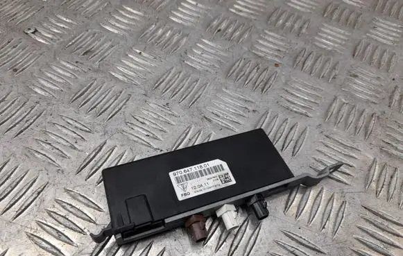 Porsche Panamera (970) Aerial antenna amplifier 97064711801