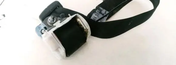 Rear seatbelt