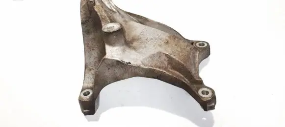 Audi Q7 4L Engine mounting bracket 7l8199308b