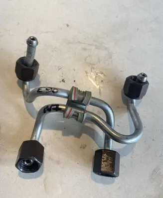Fuel injector supply line/pipe
