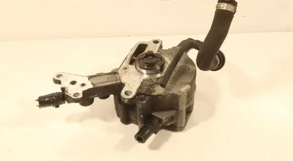 Volkswagen Golf Plus Vacuum pump 038145209M