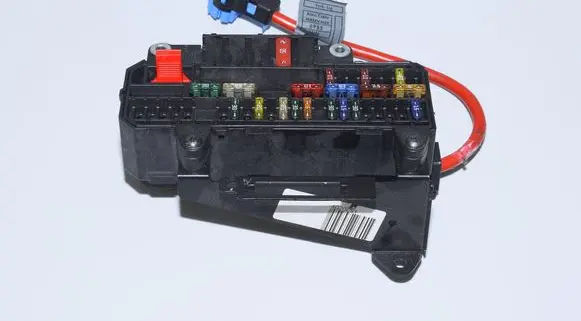BMW 7 E65 E66 Fuse module 6900583