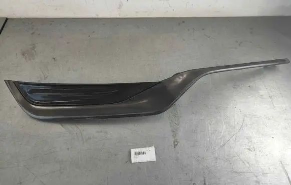 Volvo V60 Front bumper splitter molding 31425114