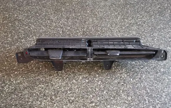 Buick Encore GX I Dash center air vent grill 42745988