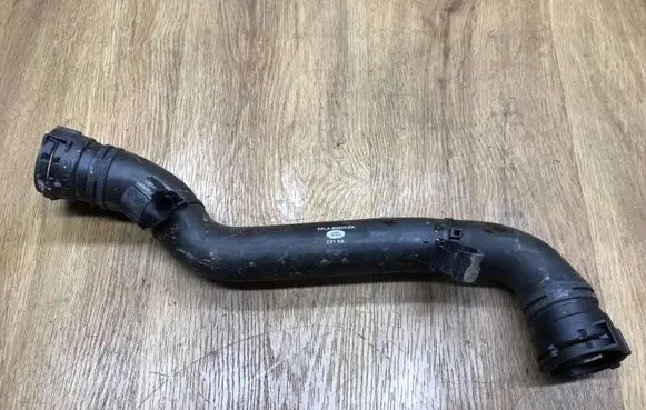 Land Rover Range Rover Sport L494 Engine coolant pipe/hose FPLA8D033CA