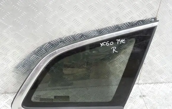 Volvo XC60 Front triangle window/glass 