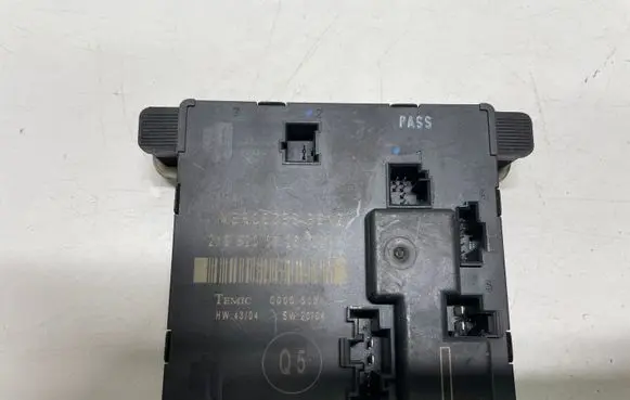 Mercedes-Benz CLS C219 Door control unit/module 2198200226