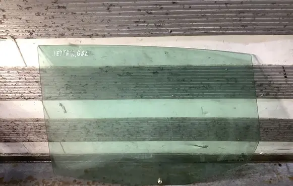 Volkswagen Jetta V Rear door window glass 43R004584