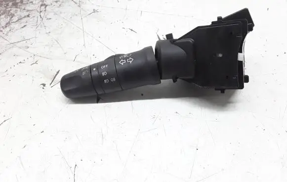 Nissan Primera Indicator stalk 25540AV600