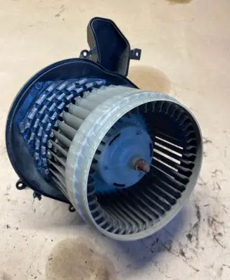 Volvo XC70 Heater fan/blower 86577