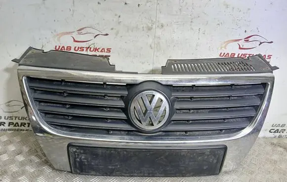 Volkswagen PASSAT B6 Front bumper upper radiator grill 3C0853651