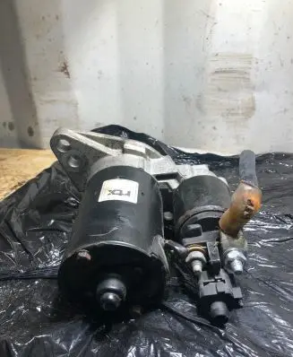 Volkswagen Golf V Starter motor 402441052 12010113