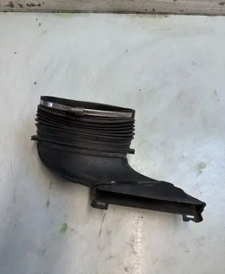 Volkswagen Golf V Air intake duct part 03C253817C