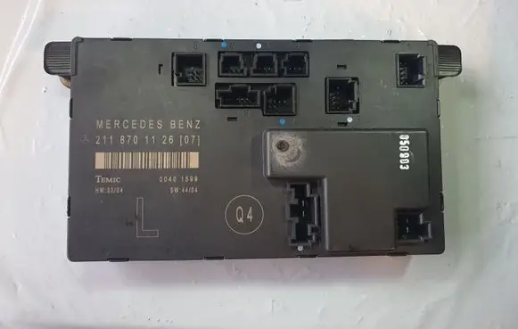 Mercedes-Benz E W211 Door control unit/module 2118701126