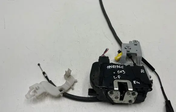 KIA Sportage Front door lock