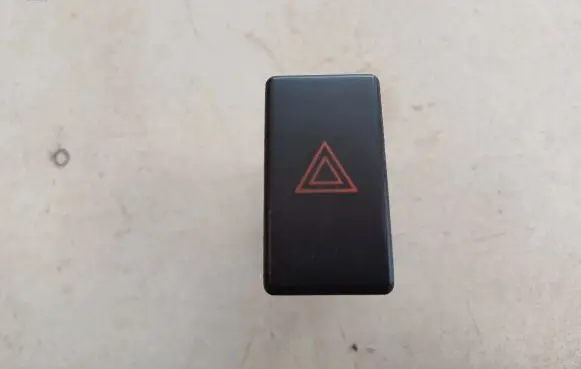 Toyota Avensis T250 Hazard light switch 157963