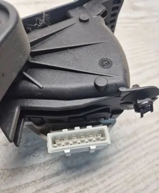 Volvo V70 Accelerator throttle pedal 6PV00853700 30666660