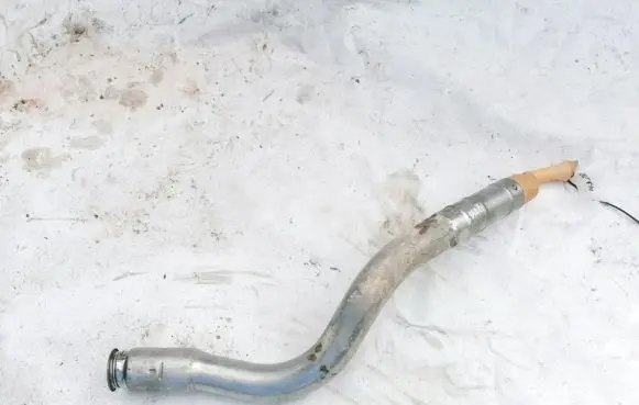 Fuel tank filler neck pipe