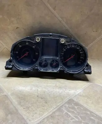Volkswagen PASSAT B6 Speedometer (instrument cluster) A2C53145550