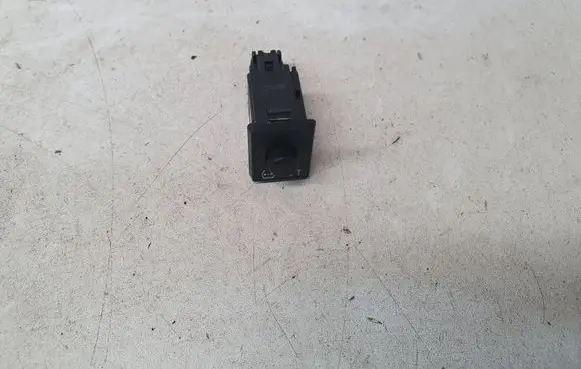 Toyota Auris E180 Other switches/knobs/shifts 15D084