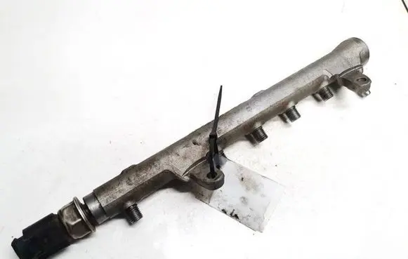 Skoda Octavia Mk2 (1Z) Fuel main line pipe 03L130089B