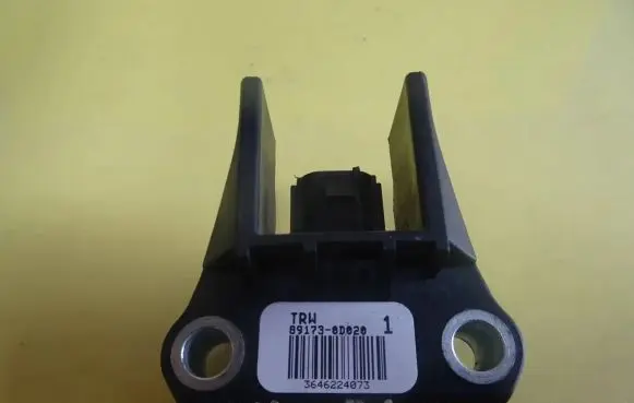 Toyota Yaris Airbag deployment crash/impact sensor 89173-0D020 891730D020