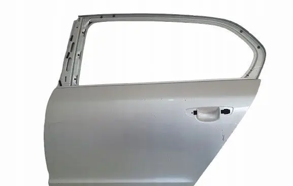 Skoda Superb B6 (3T) Rear door 3T5833311