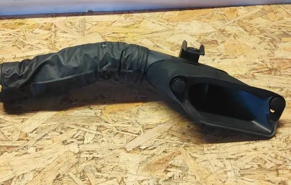 Opel Karl Air intake hose/pipe 42359287