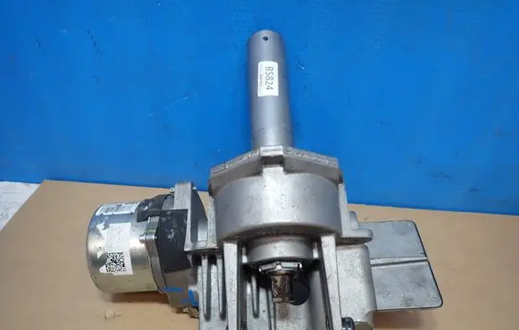 Opel Corsa D Steering wheel axle 13403286 417417171