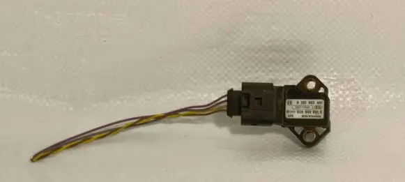 Volkswagen PASSAT B7 Air pressure sensor 038906051C 0281002401 100721T1825A
