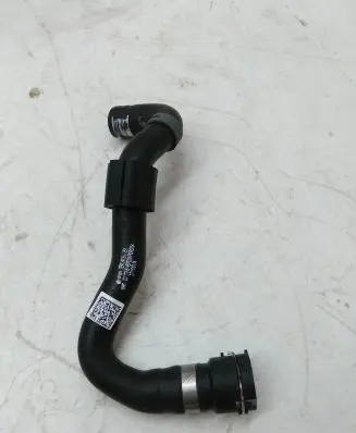 Audi A4 S4 B9 Engine coolant pipe/hose 8W0122073B