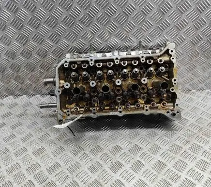 Toyota Prius+ (ZVW40) Engine head 1110109435