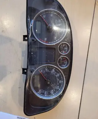 Volkswagen PASSAT B5.5 Speedometer (instrument cluster)